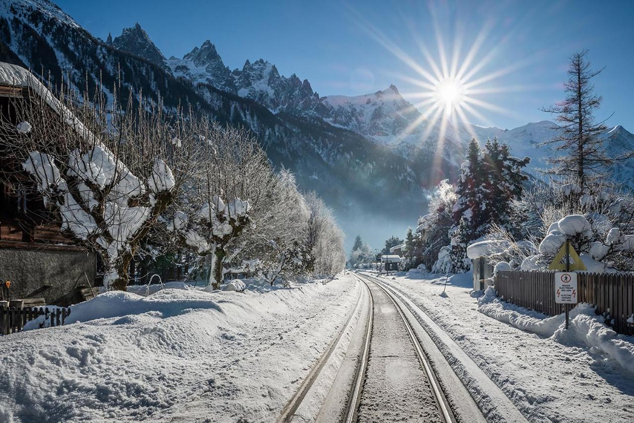 Eden Hotel, Apartments And Chalet Chamonix Les Praz Esterno foto